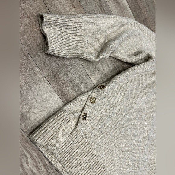 Michael Kors Cream Turtleneck Sweater Size M - Picture 2 of 7
